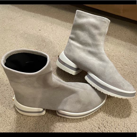 Stuart Weitzman Sneaker Sock Bootie Shoes Women’s 7.5 Seal Light Taupe HTF! - Picture 7 of 16